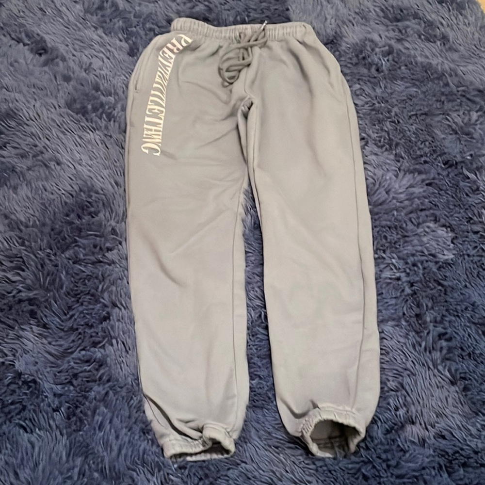 PRETTYLITTLETHING sweat pants💙